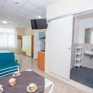 Studio con letto king size